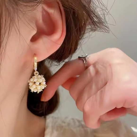 Anthropologie Gold Pearl Drop Earrings - Picture 6 of 10